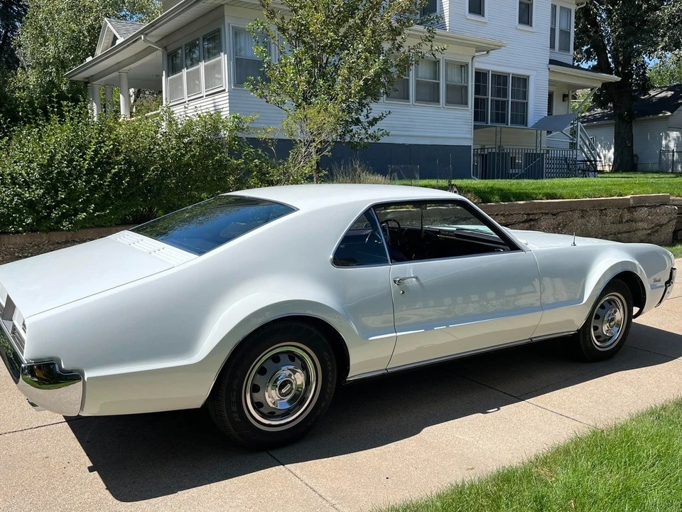 1966 Oldsmobile Toronado - Image 12 of 17