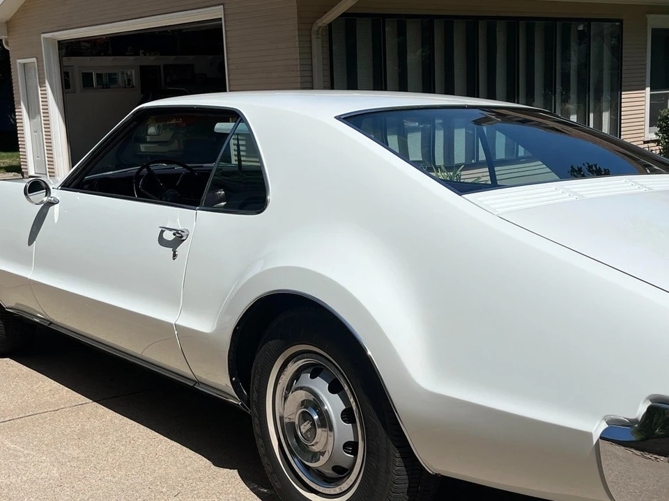 1966 Oldsmobile Toronado - Image 11 of 17