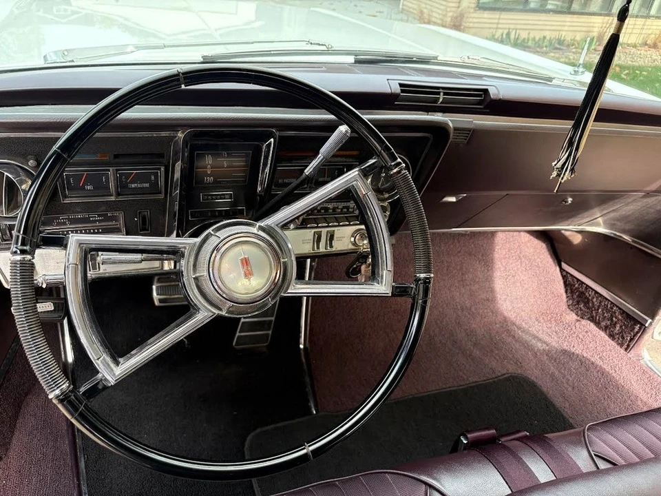 1966 Oldsmobile Toronado - Image 5 of 17
