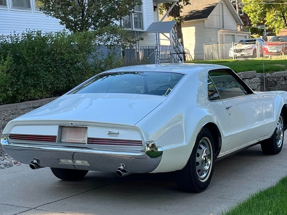 1966 Oldsmobile Toronado - Image 15 of 17
