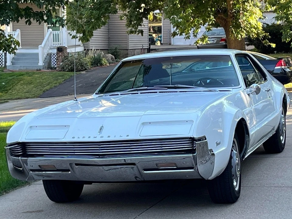 1966 Oldsmobile Toronado - Image 14 of 17