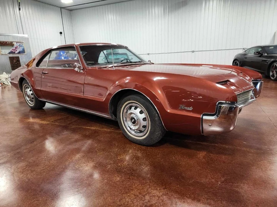 1966 Oldsmobile Toronado - Image 5 of 12