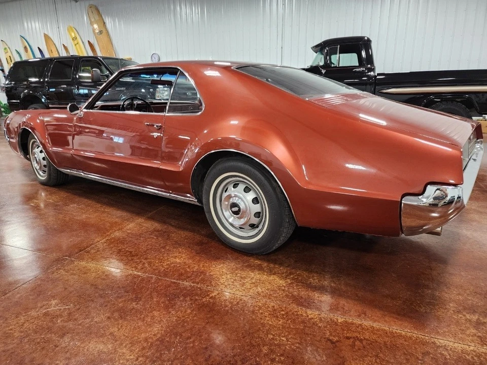 1966 Oldsmobile Toronado - Image 3 of 12
