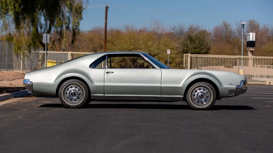 1966 Oldsmobile Toronado - Image 8 of 27