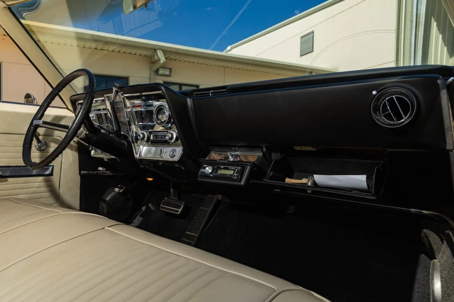 1966 Oldsmobile Toronado - Image 16 of 31