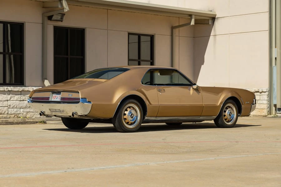 1966 Oldsmobile Toronado - Image 3 of 31
