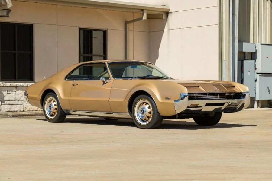 1966 Oldsmobile Toronado - Image 6 of 31