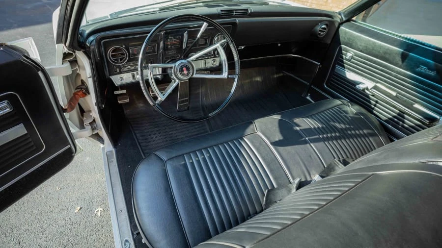 1966 Oldsmobile Toronado - Image 4 of 24