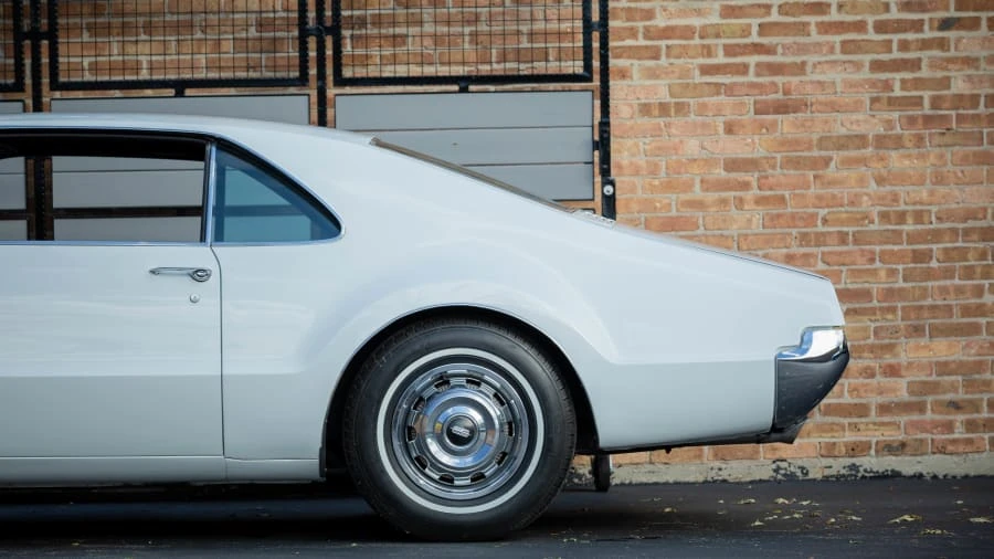 1966 Oldsmobile Toronado - Image 17 of 24