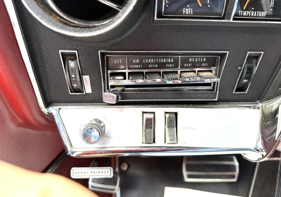 1966 Oldsmobile Toronado - Image 23 of 27