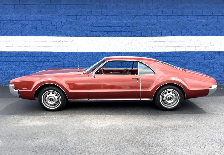 1966 Oldsmobile Toronado - Image 2 of 27