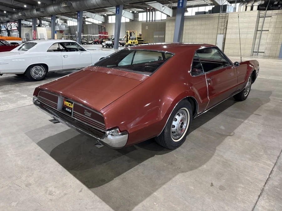 1966 Oldsmobile Toronado - Image 2 of 8