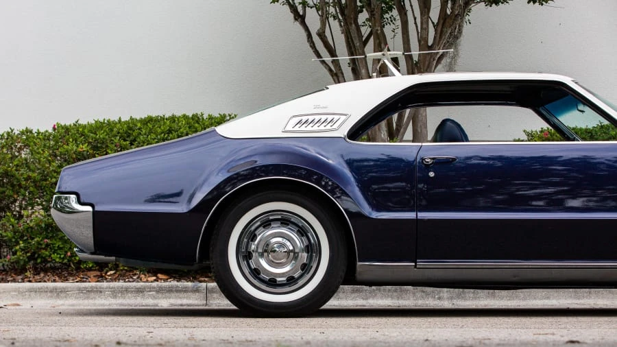 1966 Oldsmobile Toronado - Image 20 of 31