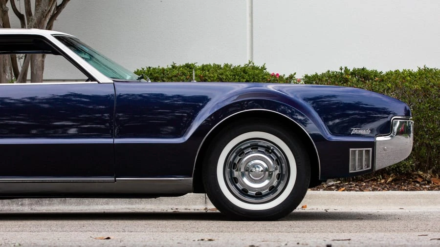 1966 Oldsmobile Toronado - Image 21 of 31