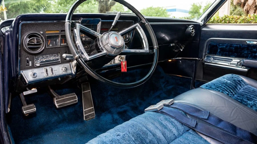 1966 Oldsmobile Toronado - Image 4 of 31