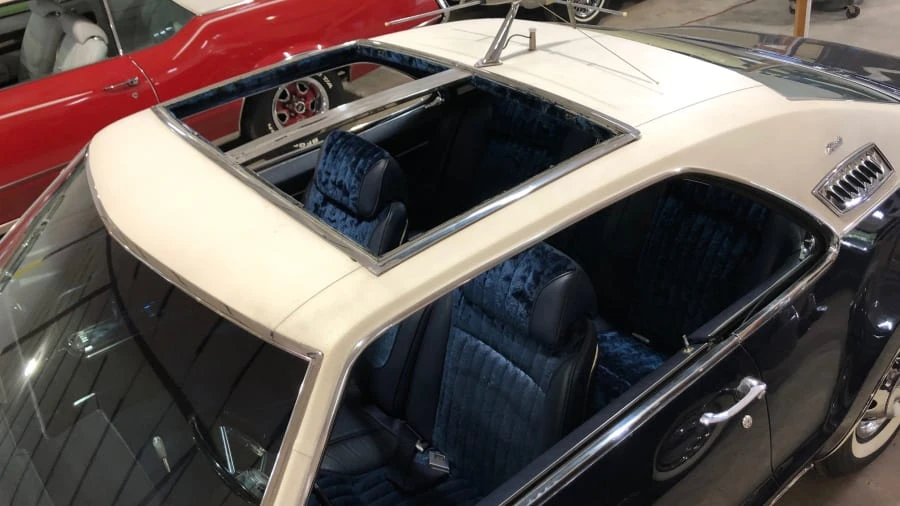 1966 Oldsmobile Toronado - Image 15 of 31