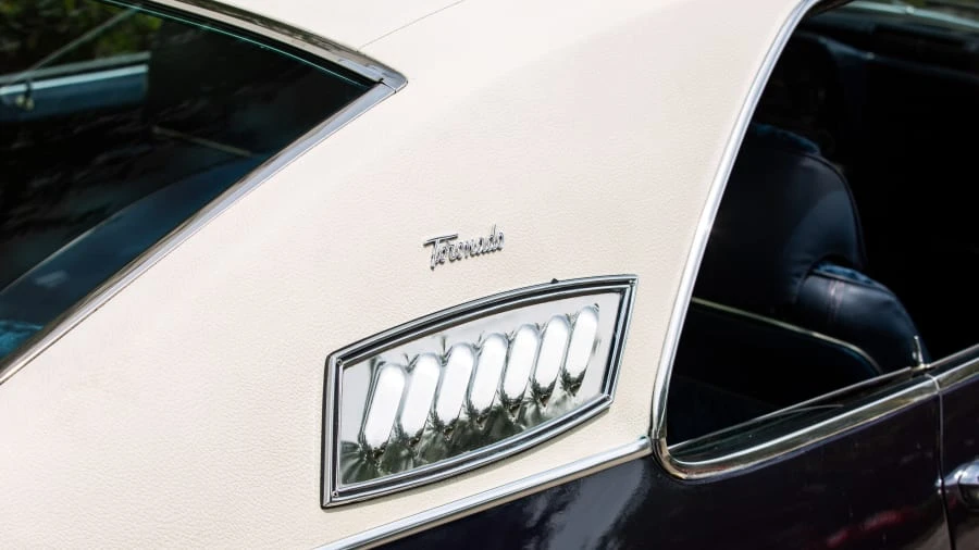 1966 Oldsmobile Toronado - Image 9 of 31