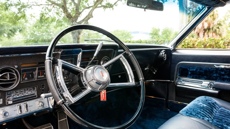 1966 Oldsmobile Toronado - Image 5 of 31
