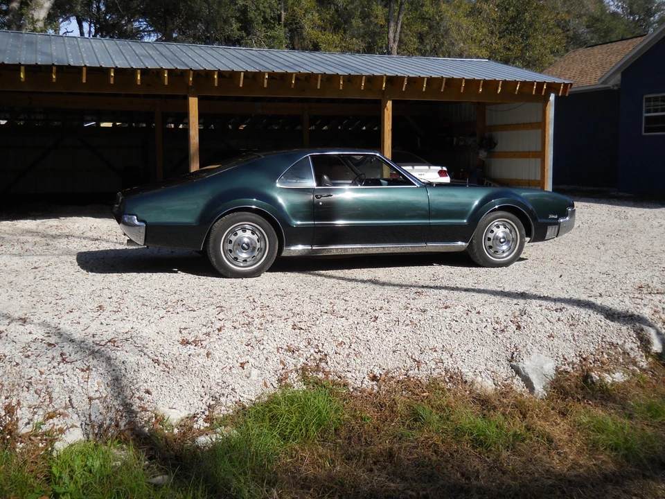 1966 Oldsmobile Toronado - Image 4 of 21