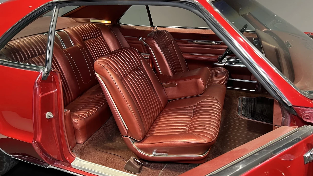 1966 Oldsmobile Toronado - Image 7 of 20