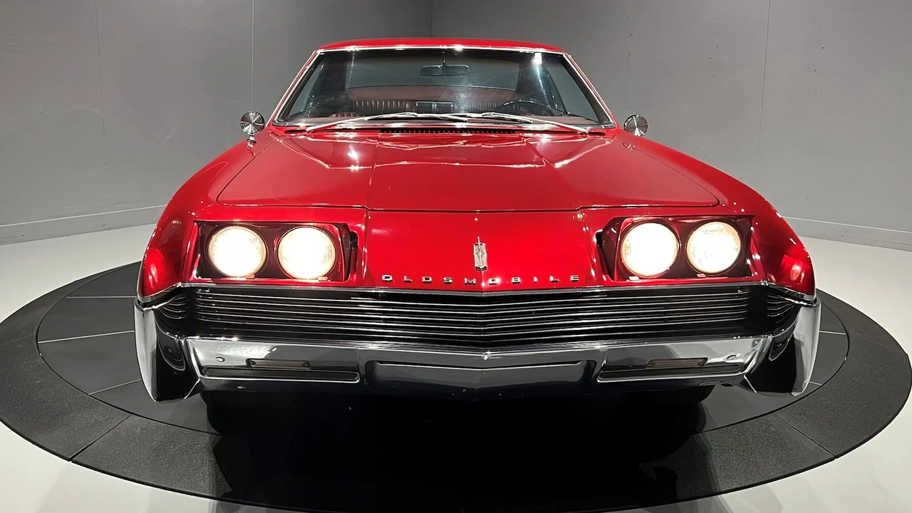 1966 Oldsmobile Toronado - Image 10 of 20