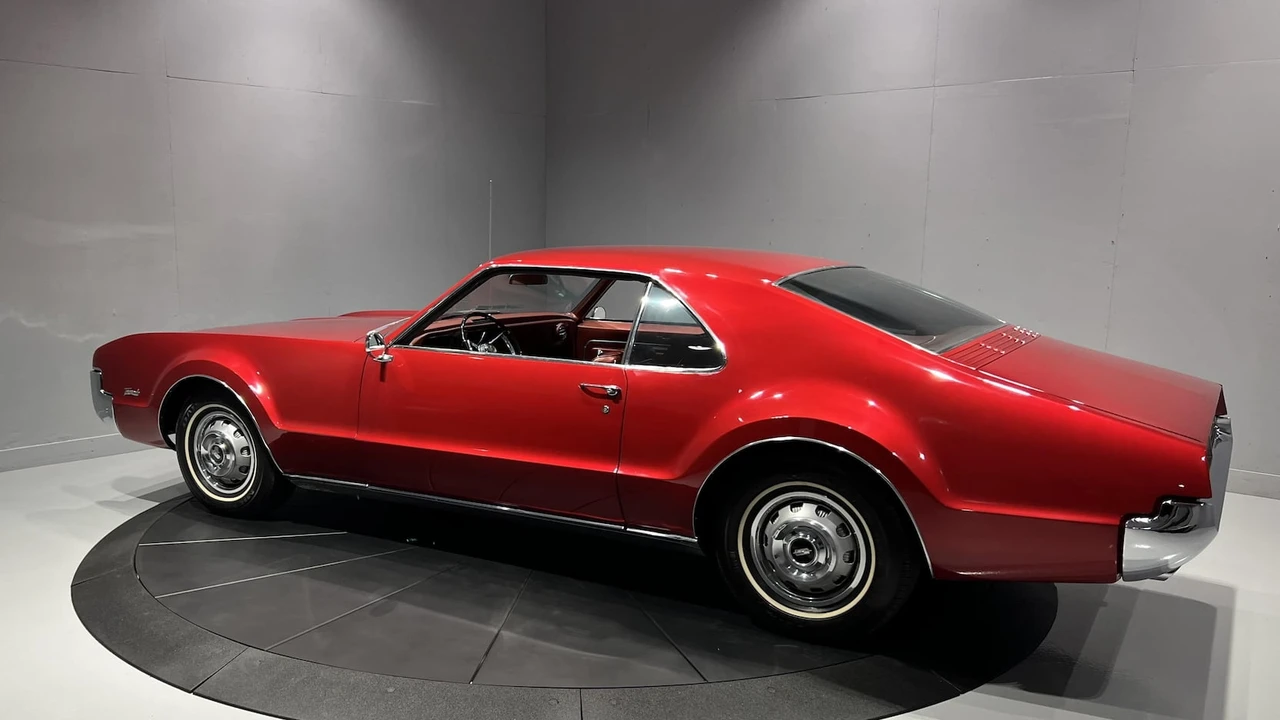 1966 Oldsmobile Toronado - Image 15 of 20