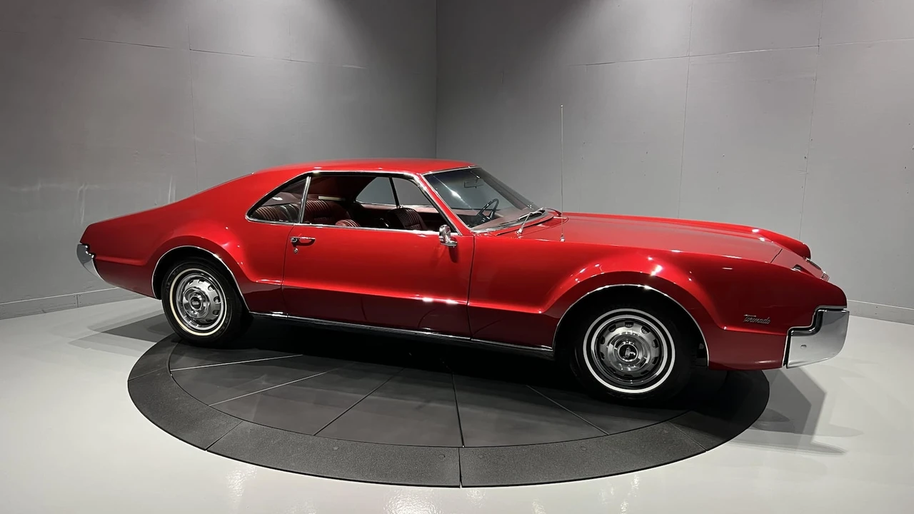 1966 Oldsmobile Toronado - Image 18 of 20