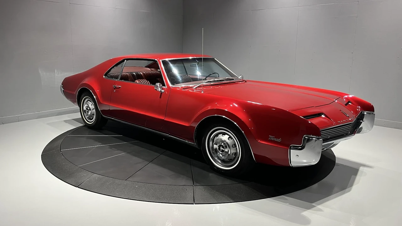 1966 Oldsmobile Toronado - Image 19 of 20