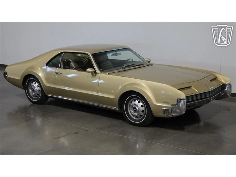 1966 Oldsmobile Toronado - Image 6 of 31