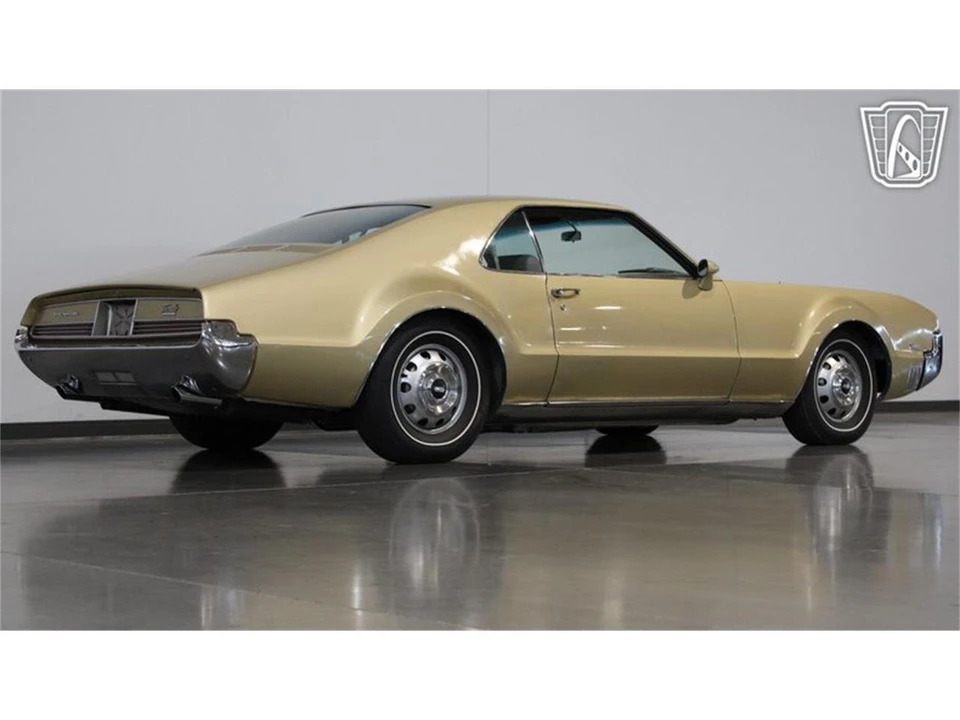 1966 Oldsmobile Toronado - Image 24 of 31