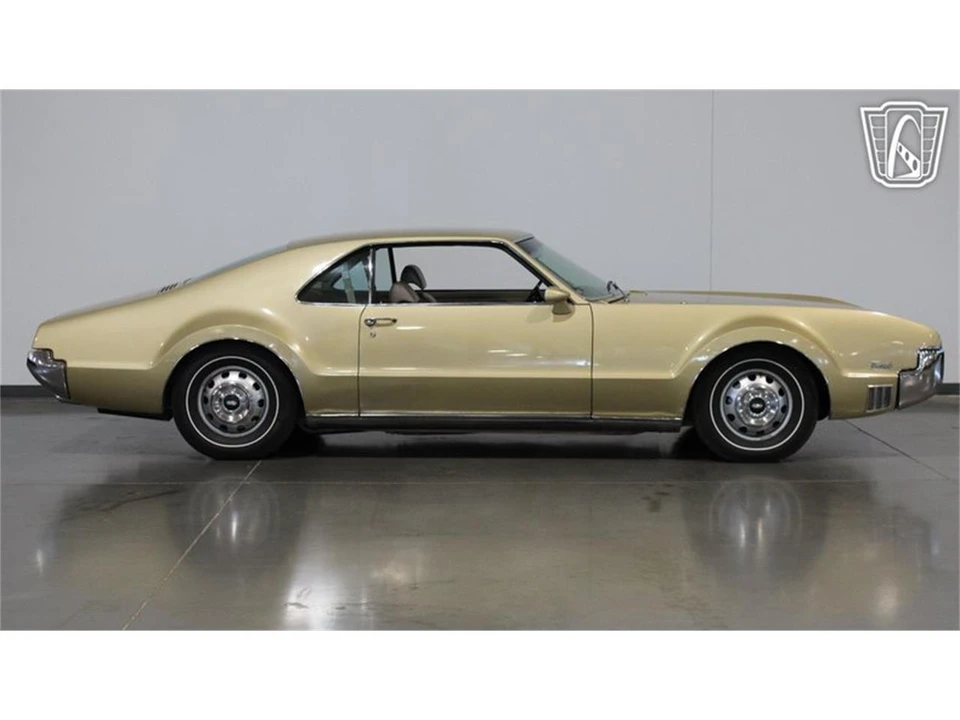 1966 Oldsmobile Toronado - Image 15 of 31