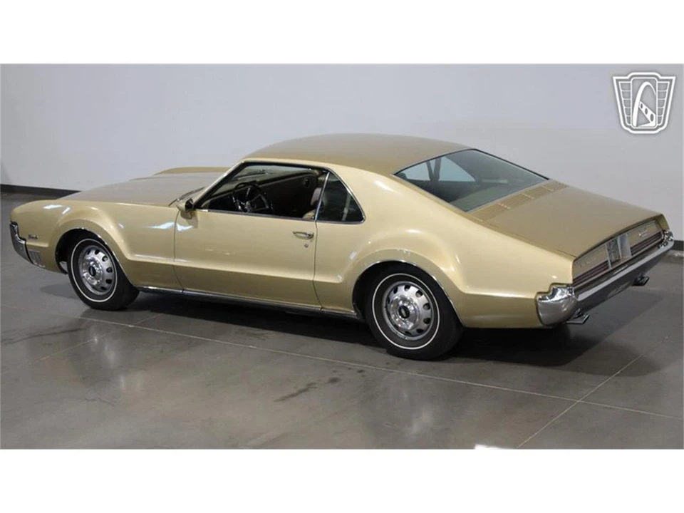 1966 Oldsmobile Toronado - Image 10 of 31