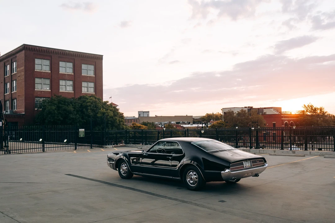 1966 Oldsmobile Toronado - Image 8 of 31