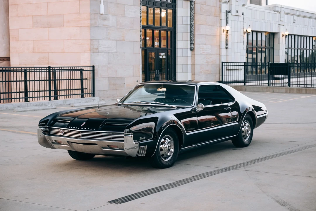 1966 Oldsmobile Toronado - Image 2 of 31