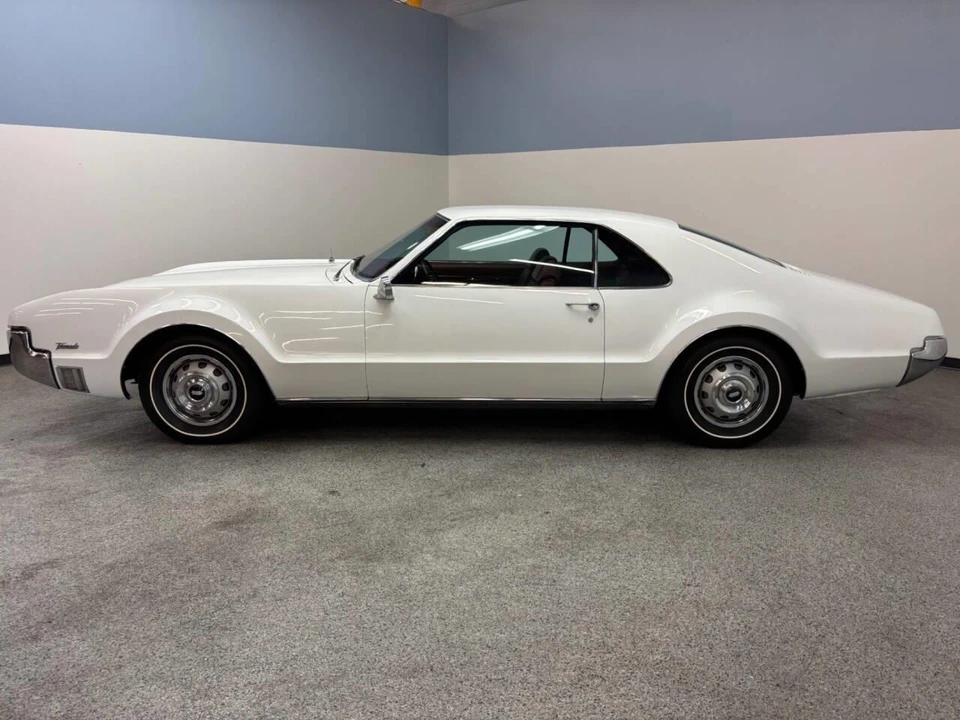 1966 Oldsmobile Toronado - Image 3 of 31