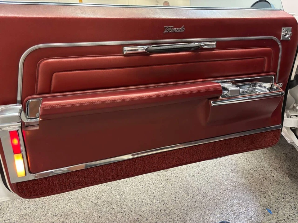 1966 Oldsmobile Toronado - Image 14 of 31