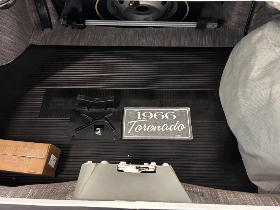 1966 Oldsmobile Toronado - Image 23 of 31