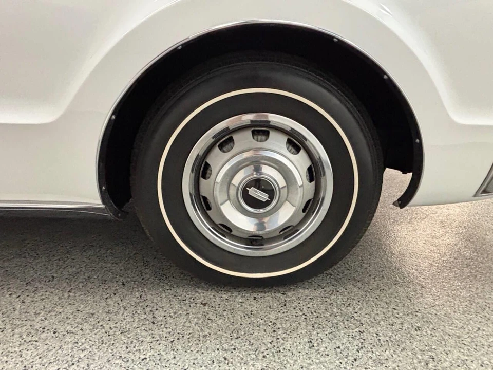1966 Oldsmobile Toronado - Image 13 of 31