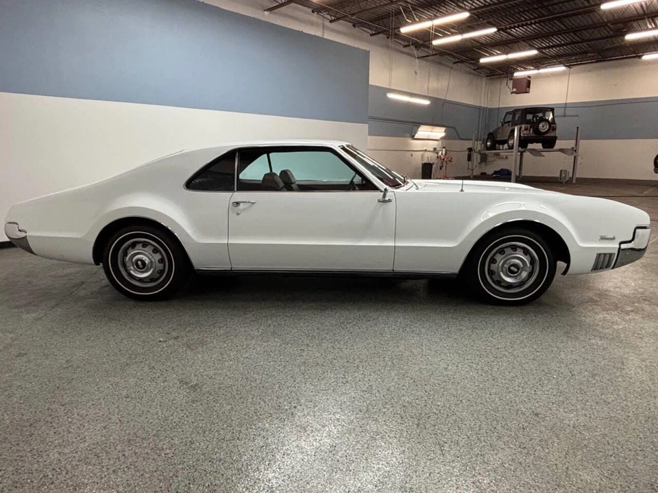 1966 Oldsmobile Toronado - Image 7 of 31