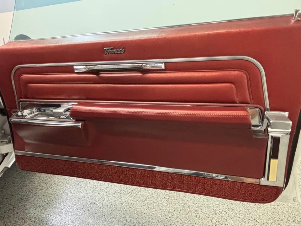 1966 Oldsmobile Toronado - Image 22 of 31