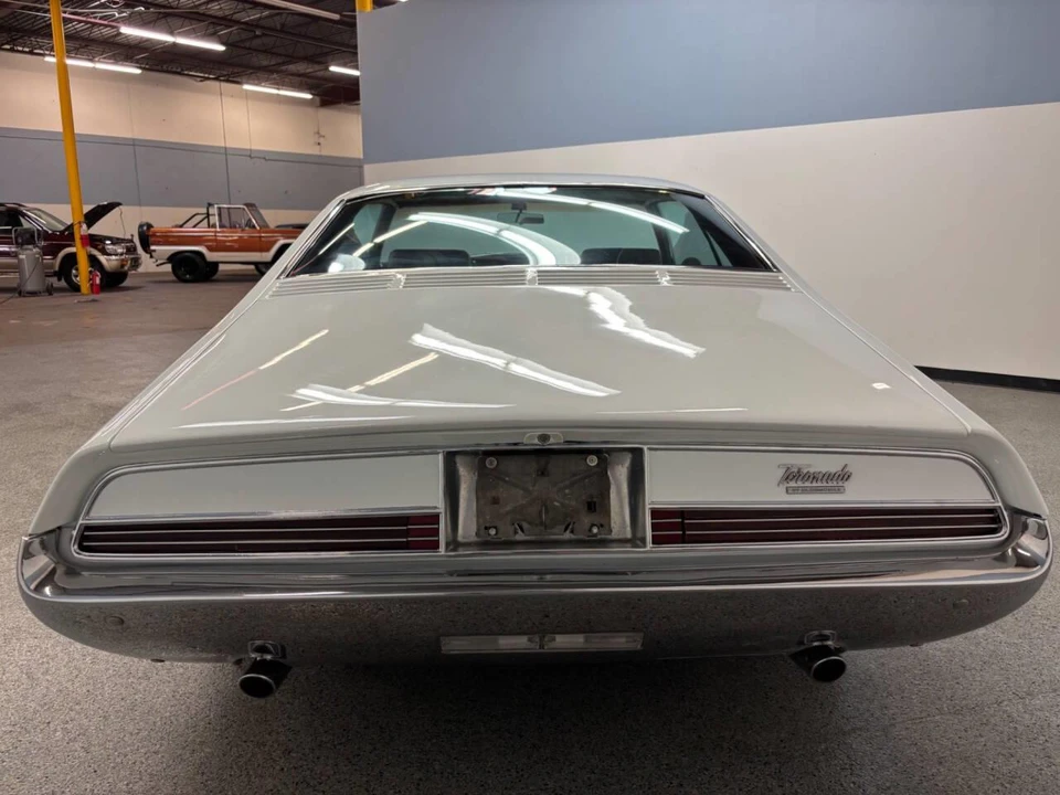 1966 Oldsmobile Toronado - Image 5 of 31