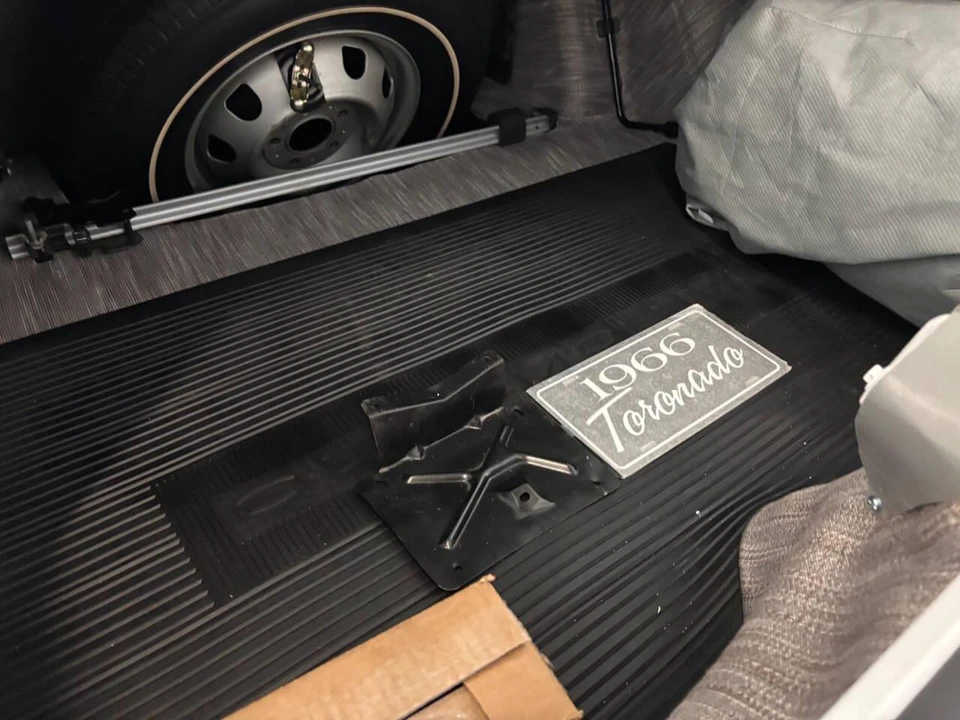 1966 Oldsmobile Toronado - Image 24 of 31