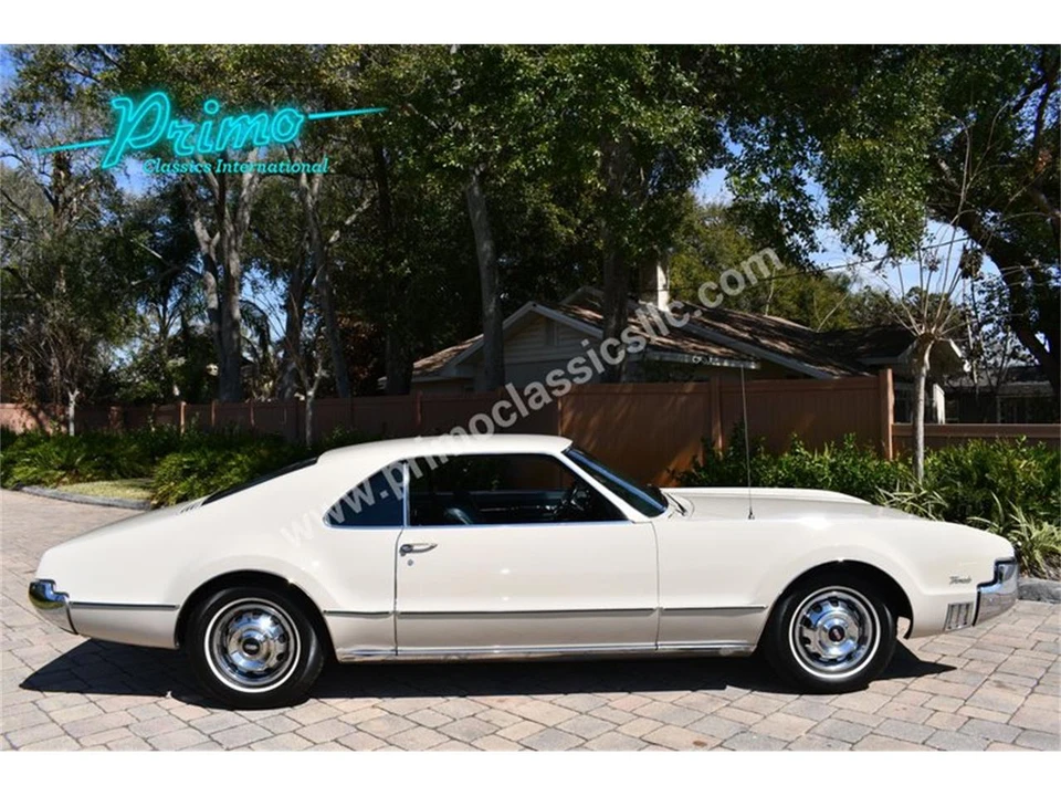 1966 Oldsmobile Toronado - Image 3 of 31