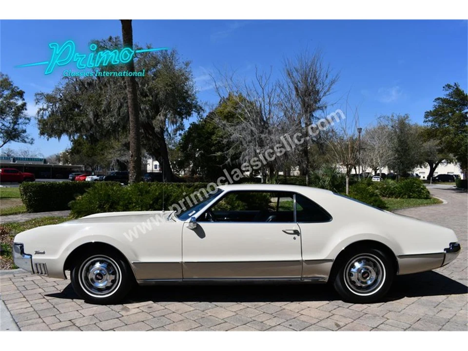 1966 Oldsmobile Toronado - Image 4 of 31