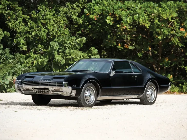 1966 Oldsmobile Toronado - Image 2 of 2