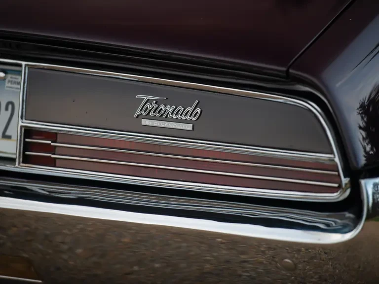 1966 Oldsmobile Toronado - Image 9 of 20