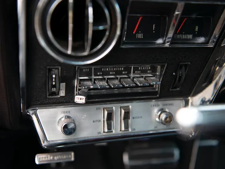1966 Oldsmobile Toronado - Image 14 of 20