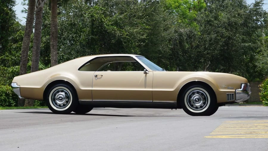 1966 Oldsmobile Toronado - Image 11 of 12