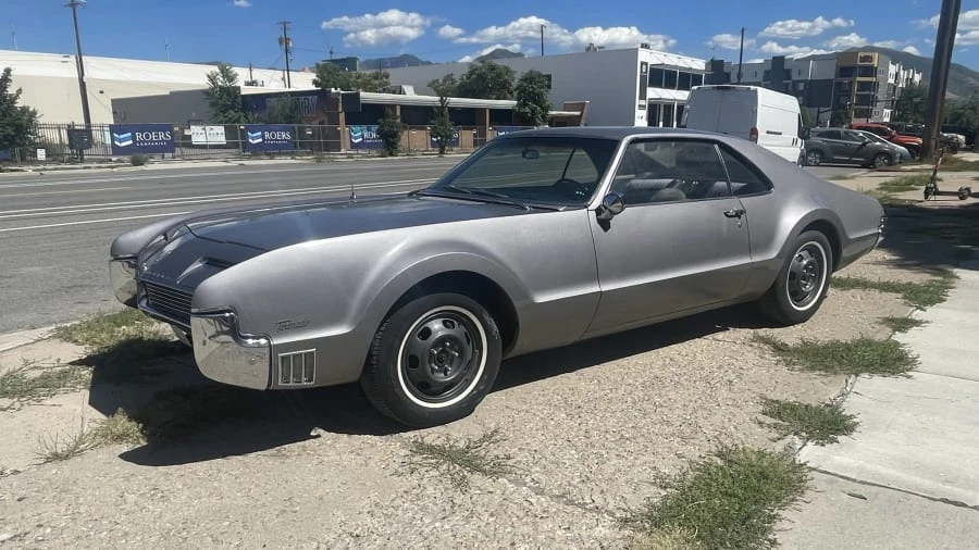 1966 Oldsmobile Toronado - Image 9 of 31