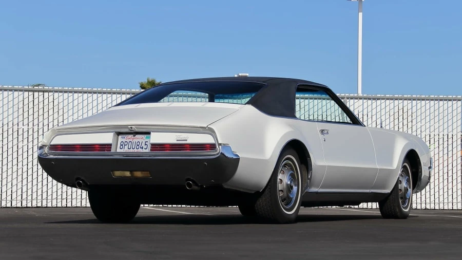 1966 Oldsmobile Toronado - Image 3 of 18